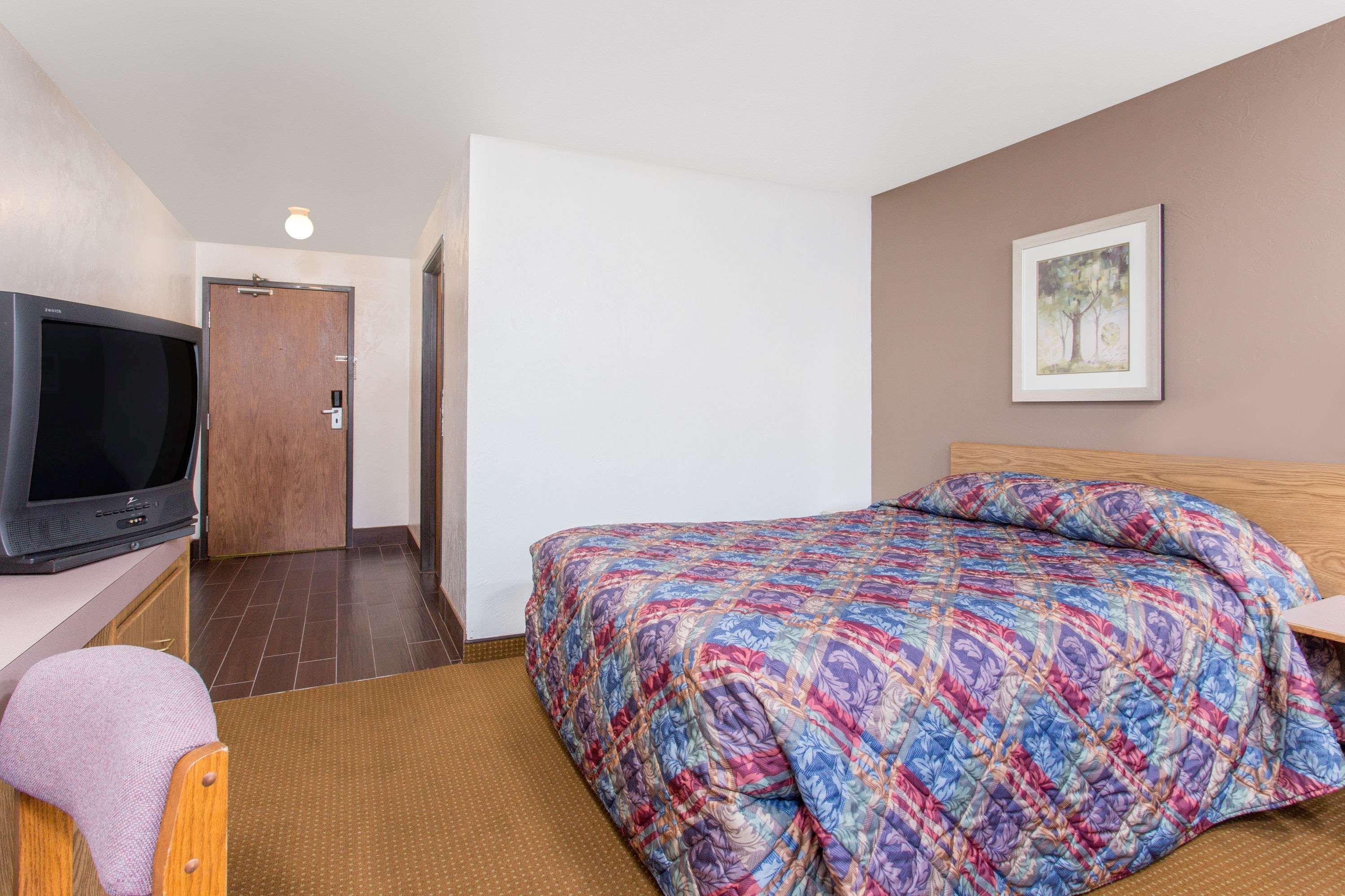 Super 8 By Wyndham Lacey Olympia Area Exterior foto